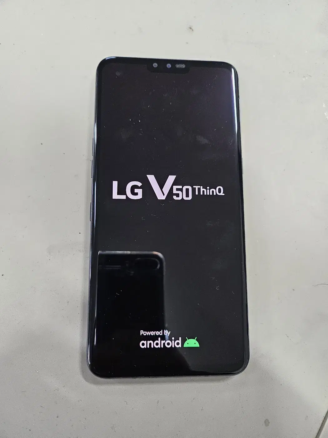 LG V50 ThinQ 128GB 블랙 깨끗한 단말기 입니다.